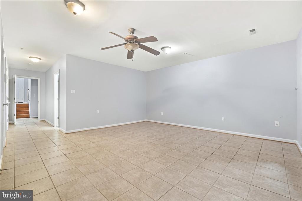 9558 BURGEE COURT