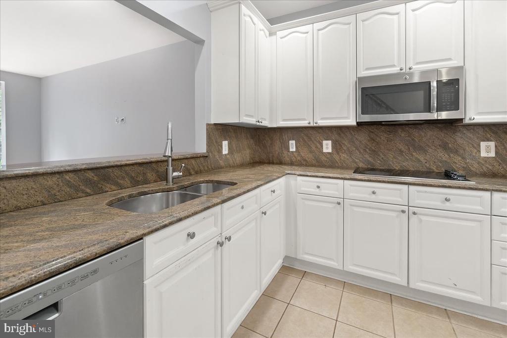 9558 BURGEE COURT