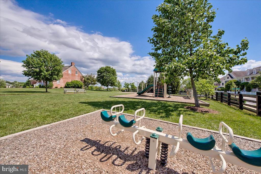 9558 BURGEE COURT