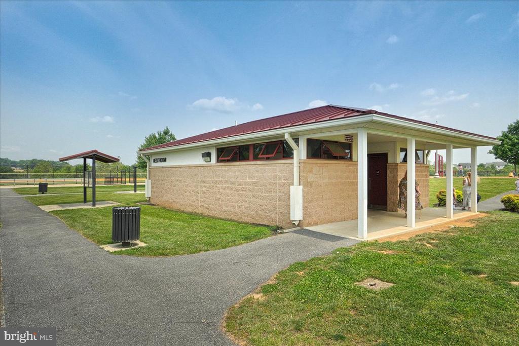 9558 BURGEE COURT