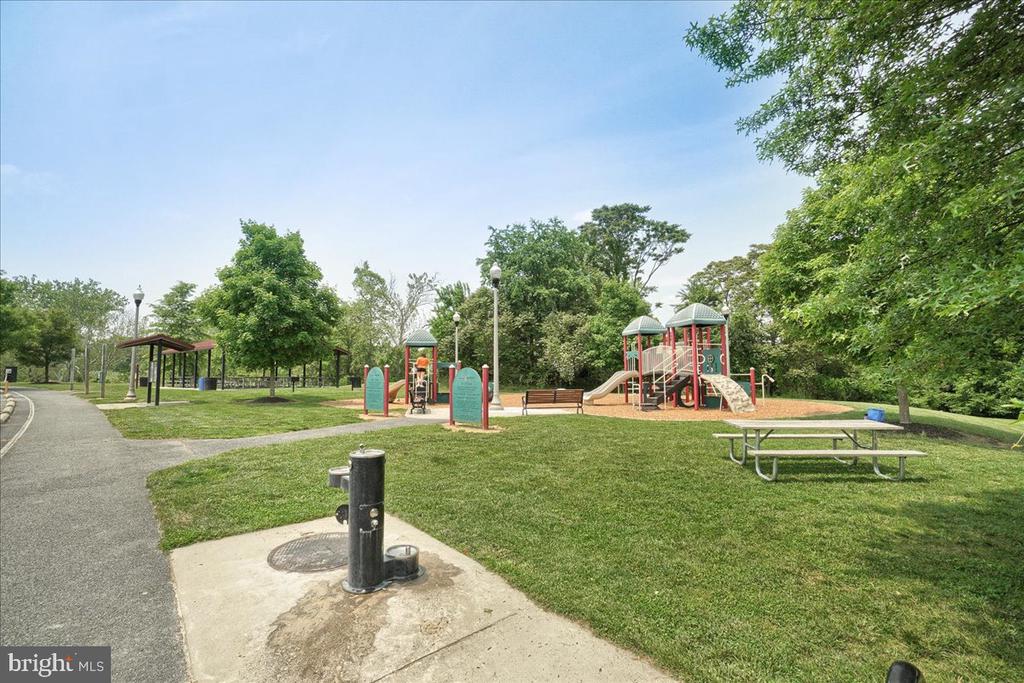 9558 BURGEE COURT