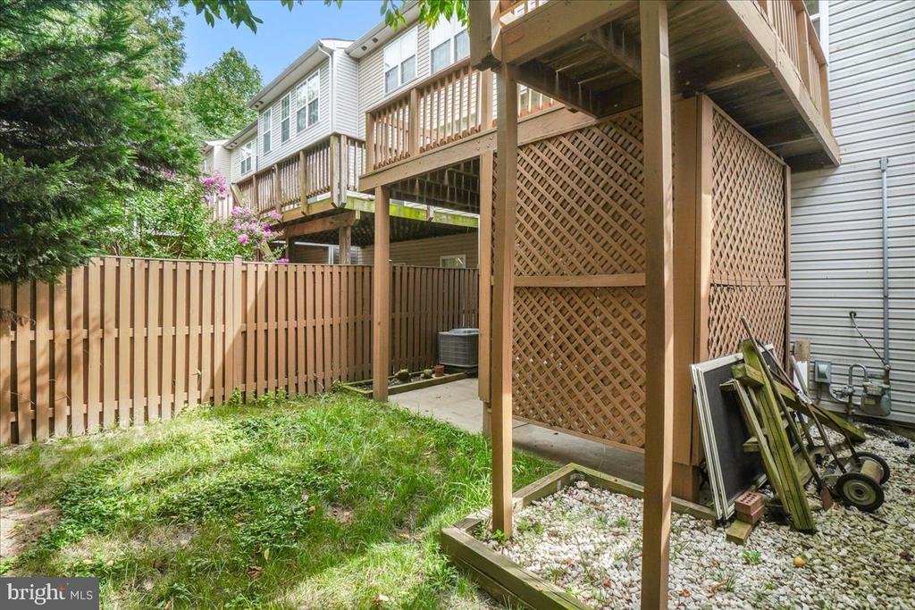 9558 BURGEE COURT