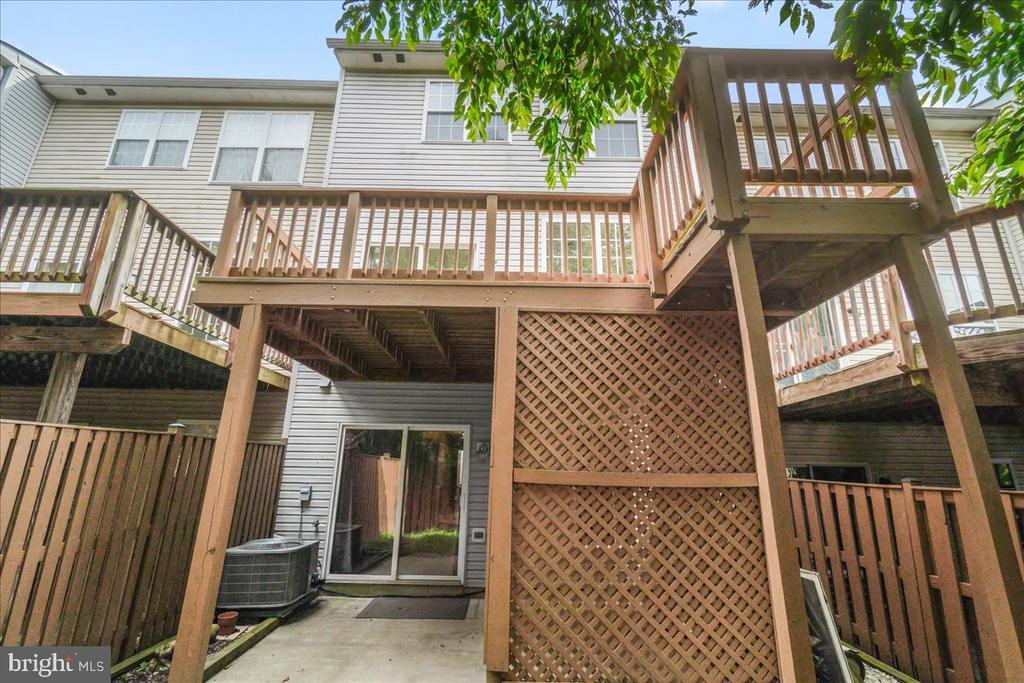 9558 BURGEE COURT
