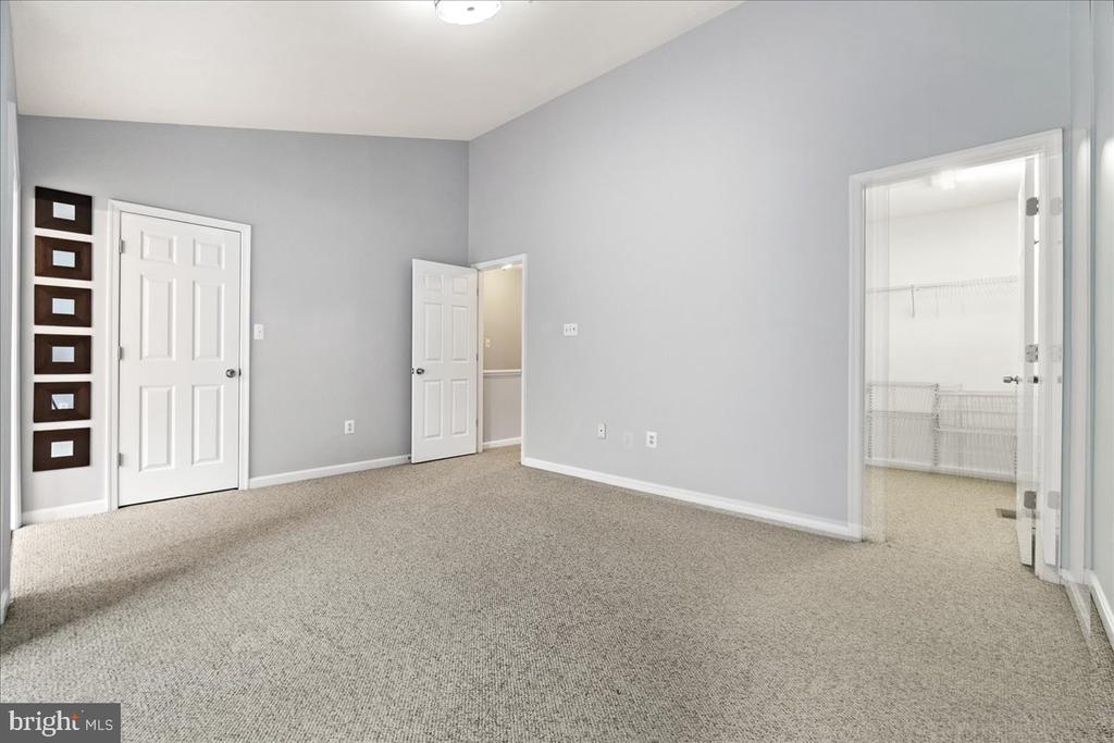 9558 BURGEE COURT