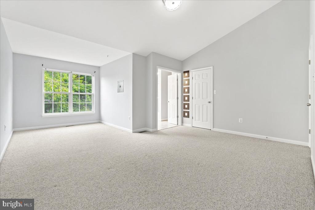 9558 BURGEE COURT