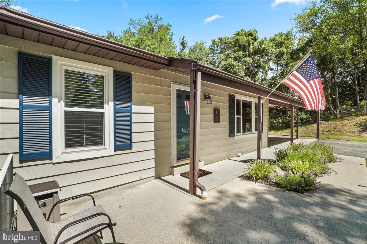 7804 HORSESHOE COURT