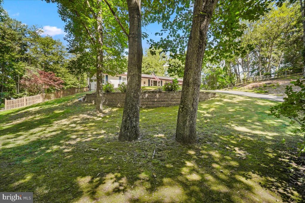 7804 HORSESHOE COURT