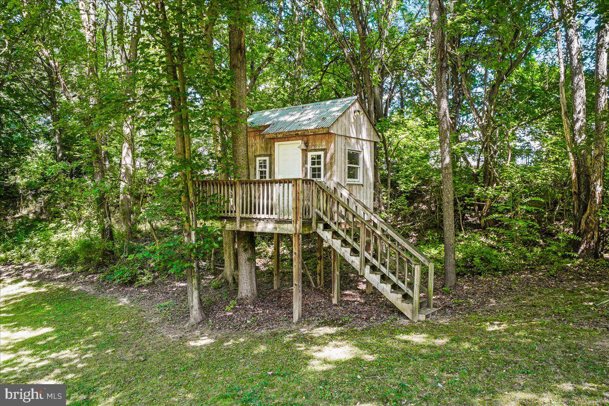 7804 HORSESHOE COURT