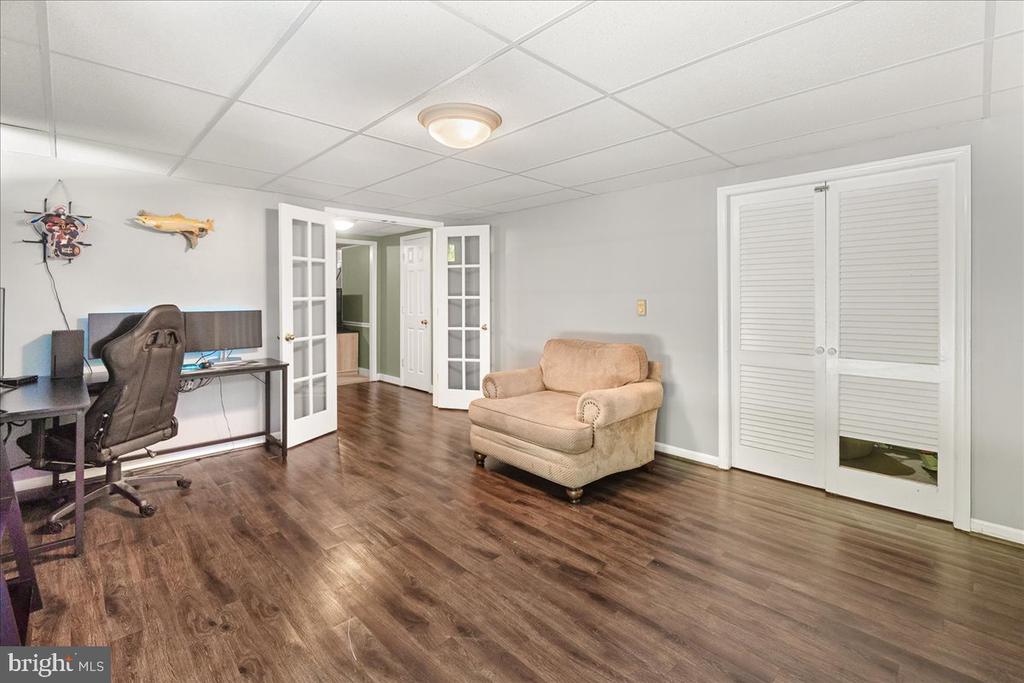 7804 HORSESHOE COURT