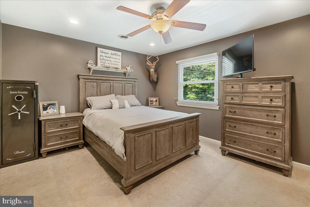 7804 HORSESHOE COURT