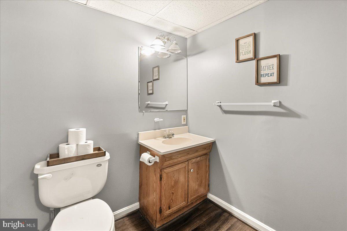 7804 HORSESHOE COURT