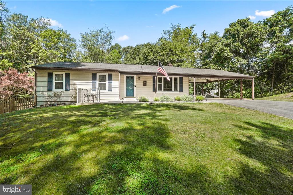 7804 HORSESHOE COURT