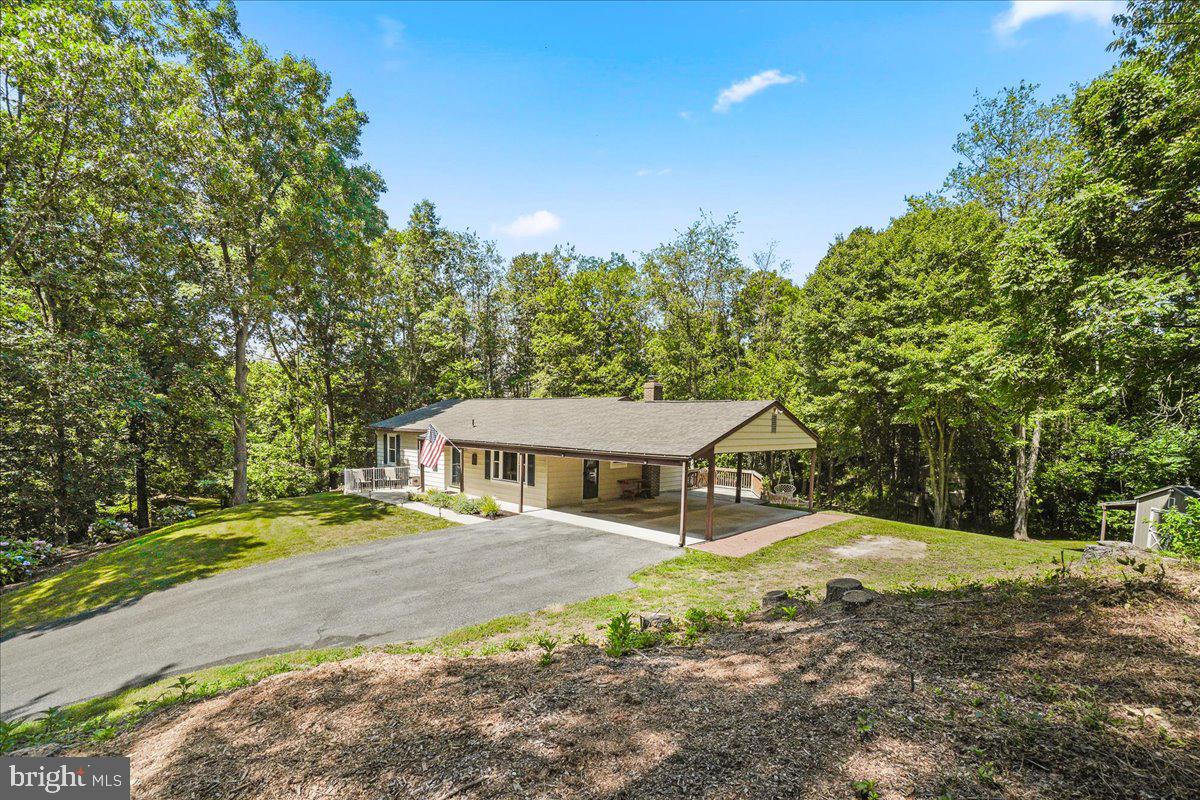 7804 HORSESHOE COURT