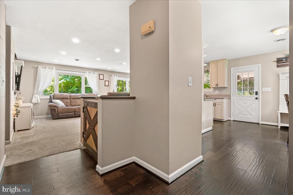 7804 HORSESHOE COURT