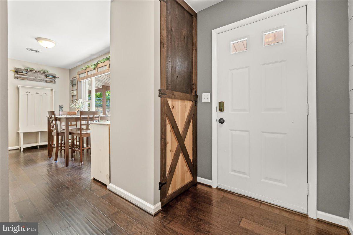 7804 HORSESHOE COURT