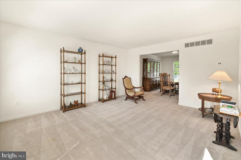 4404 ROB MAR DRIVE