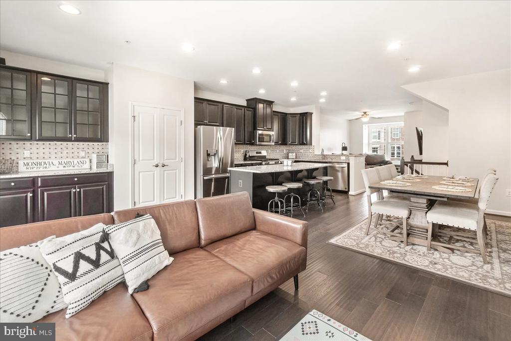 4571 TINDER BOX CIRCLE