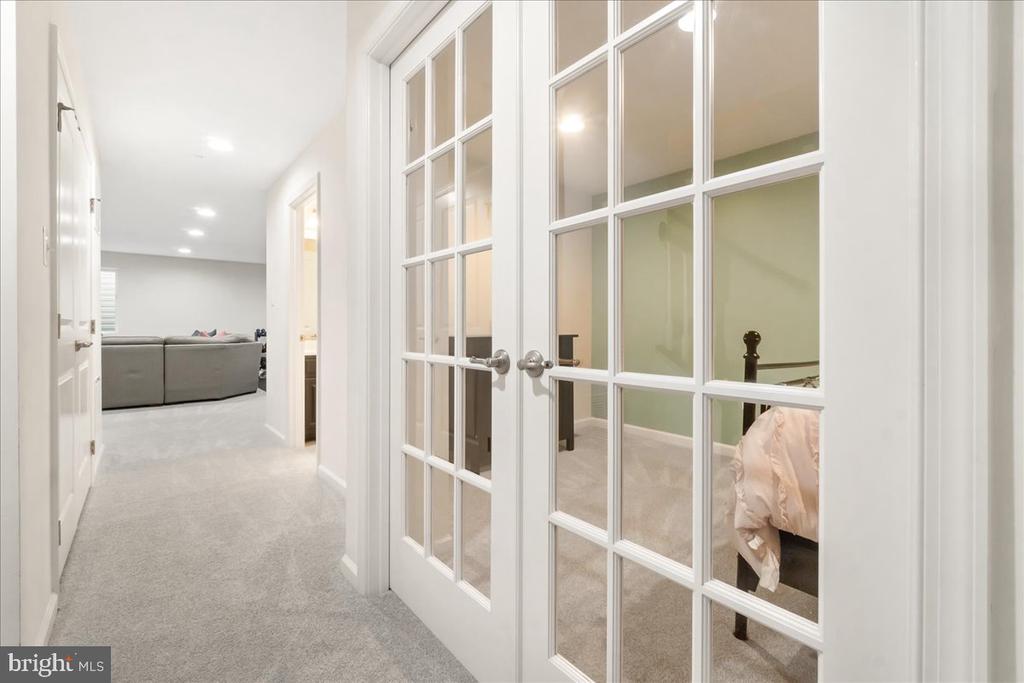 4571 TINDER BOX CIRCLE