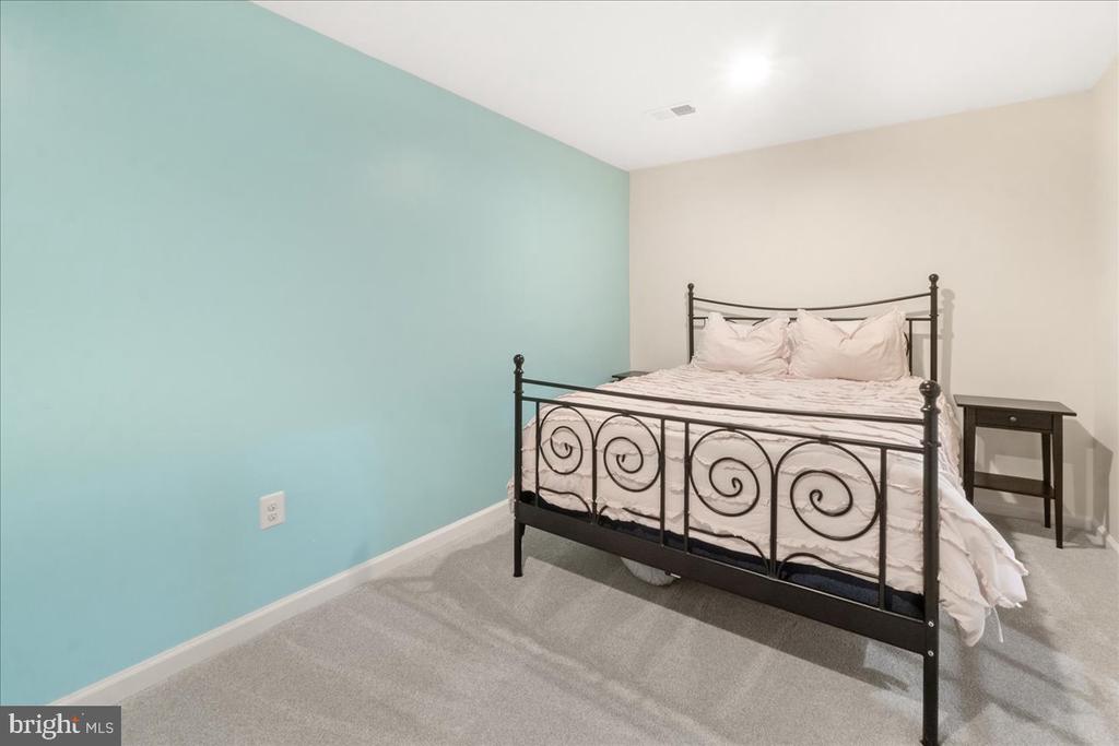 4571 TINDER BOX CIRCLE