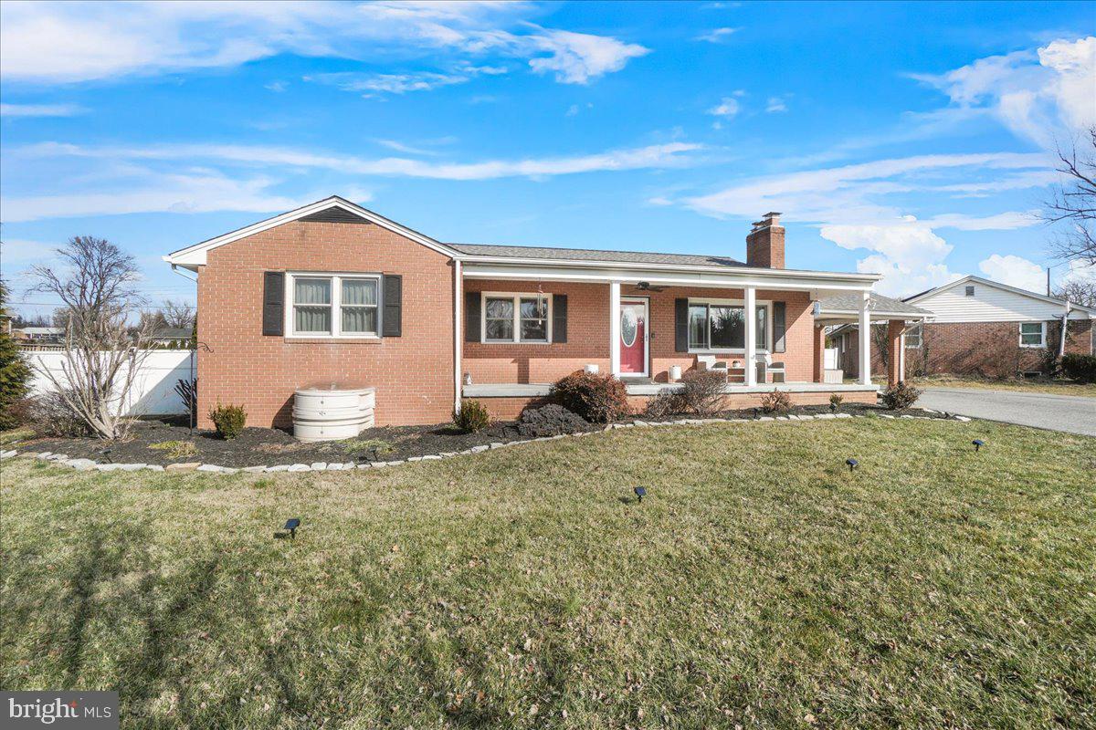 8120 CANTERBURY DRIVE