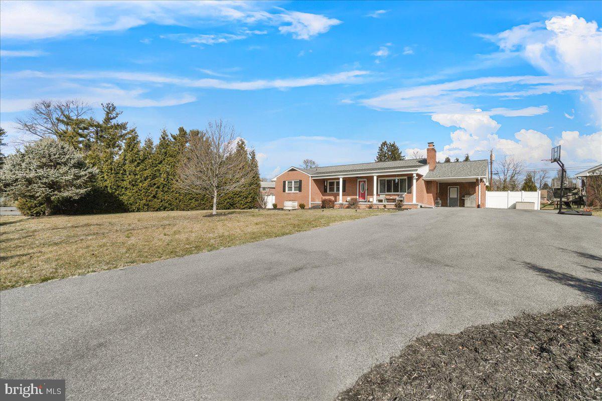 8120 CANTERBURY DRIVE