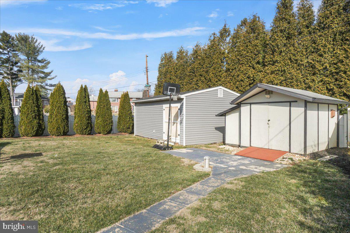 8120 CANTERBURY DRIVE