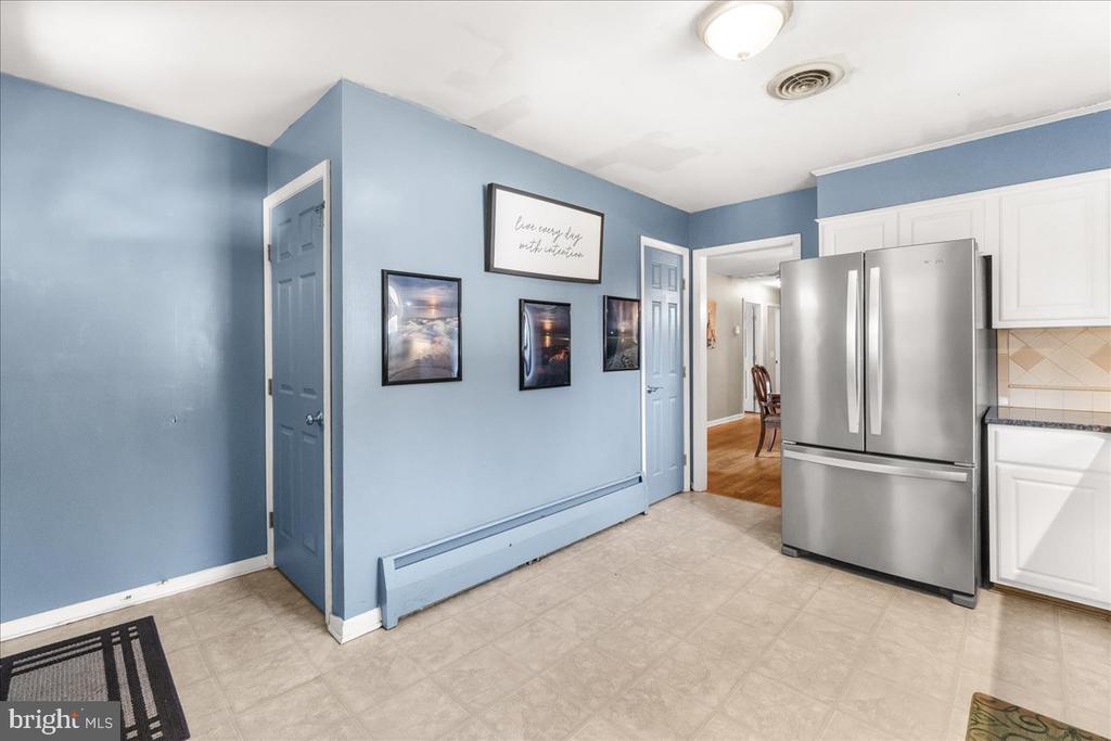 8120 CANTERBURY DRIVE