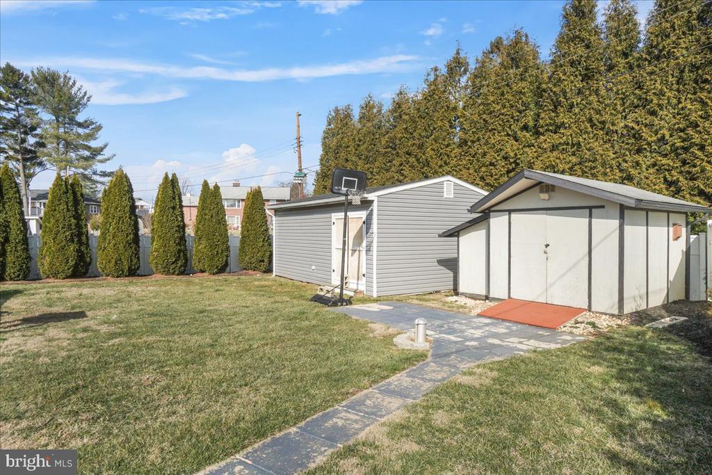 8120 CANTERBURY DRIVE