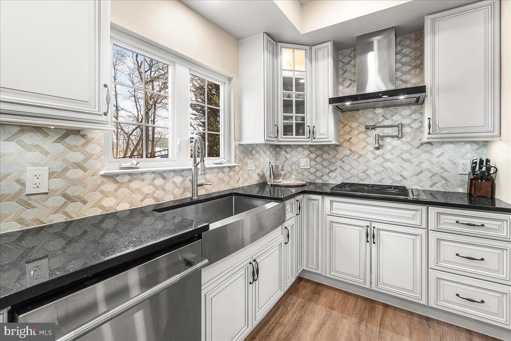 3073 LINDSEY COURT