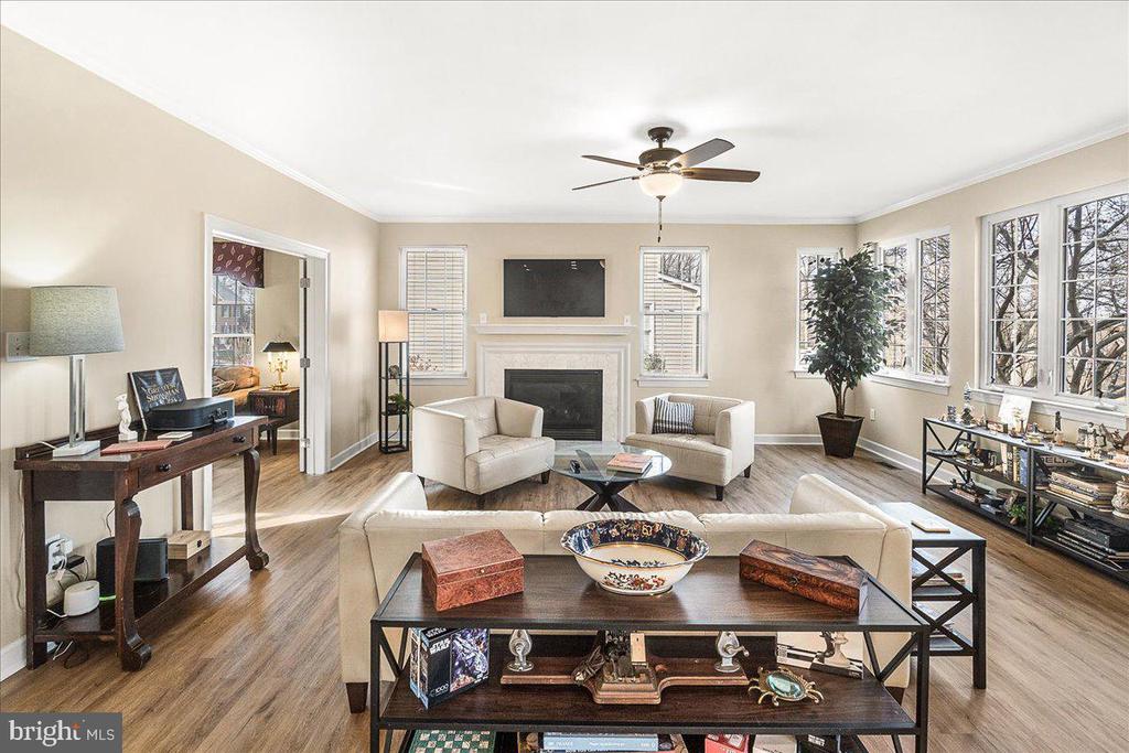 3073 LINDSEY COURT