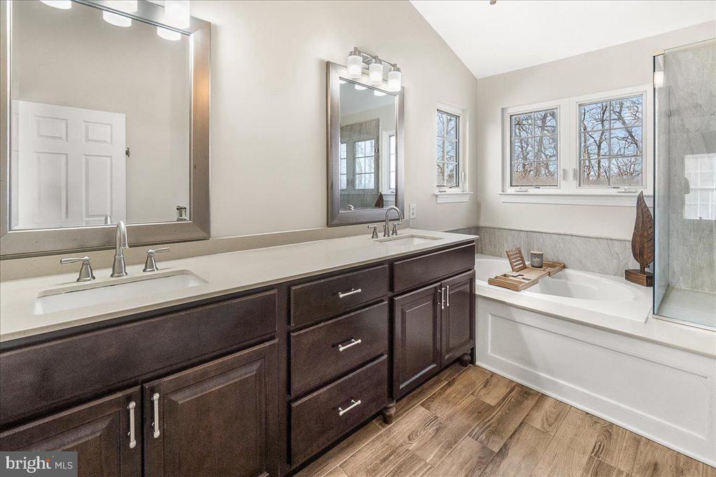 3073 LINDSEY COURT