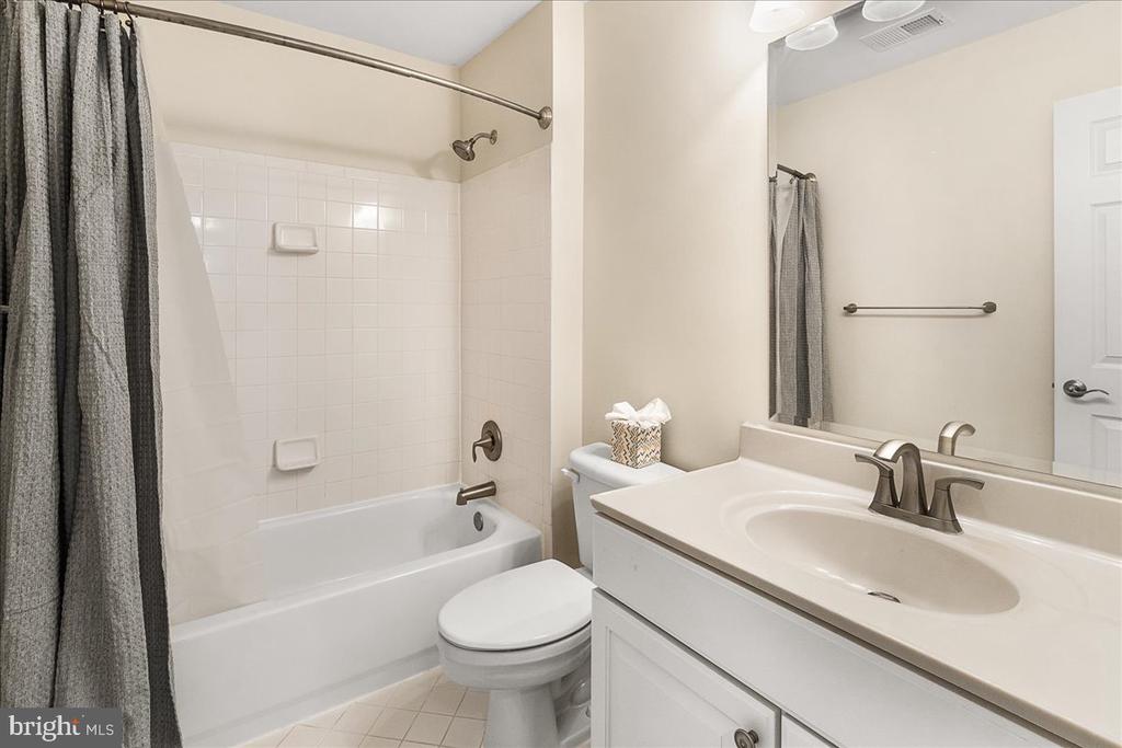 3073 LINDSEY COURT