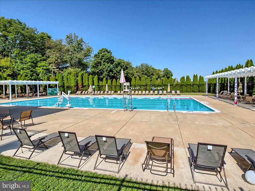 3073 LINDSEY COURT