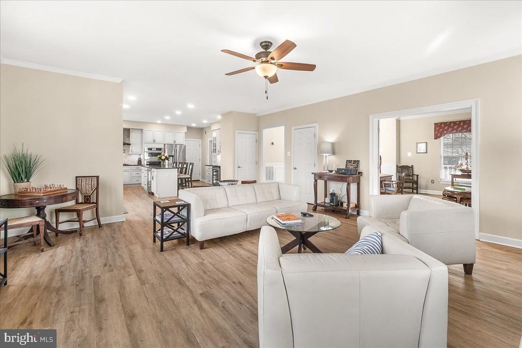3073 LINDSEY COURT