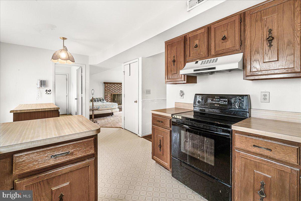 3908 SHAKESPEARE WAY