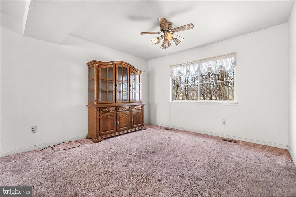 3908 SHAKESPEARE WAY
