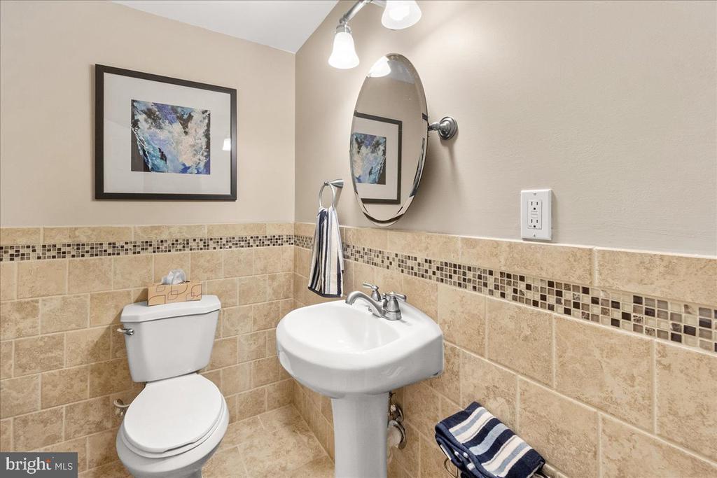 6241 DARLINGTON COURT
