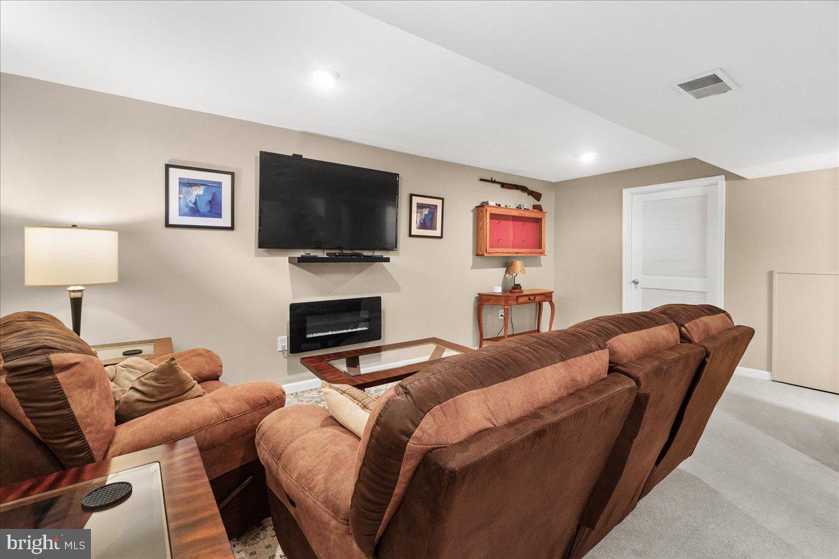 6241 DARLINGTON COURT