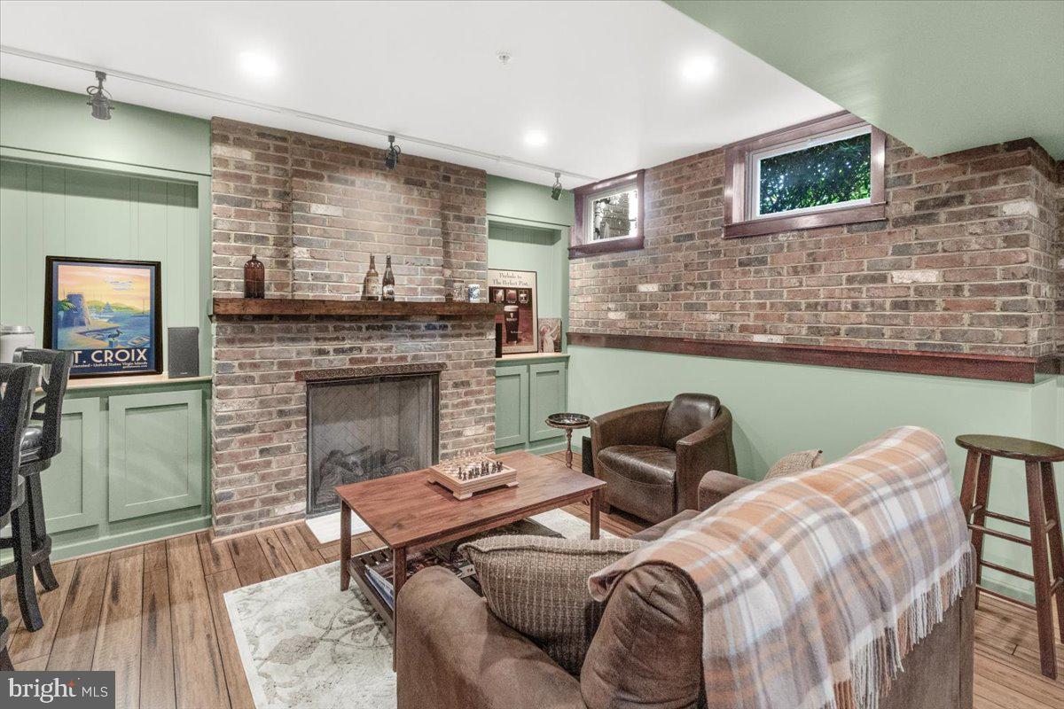 2617 ISLAND GROVE BOULEVARD