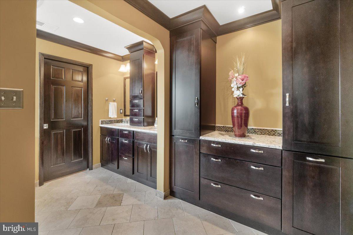 2617 ISLAND GROVE BOULEVARD