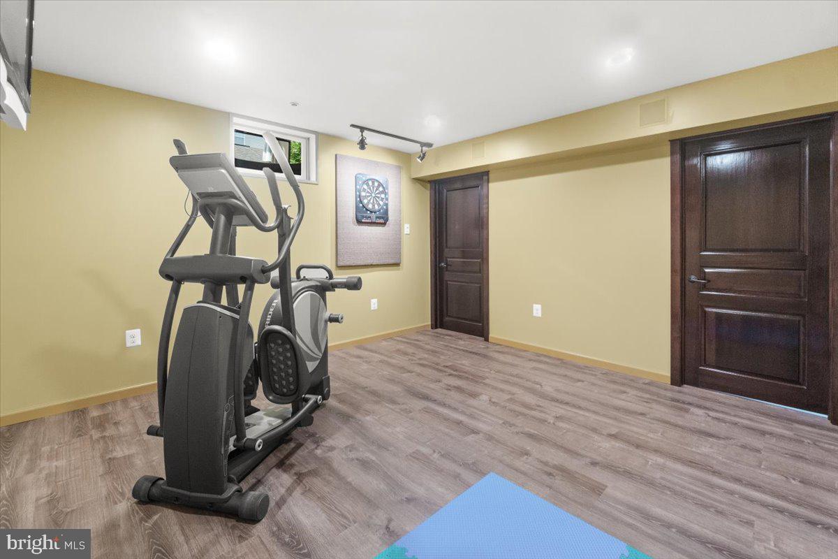 2617 ISLAND GROVE BOULEVARD