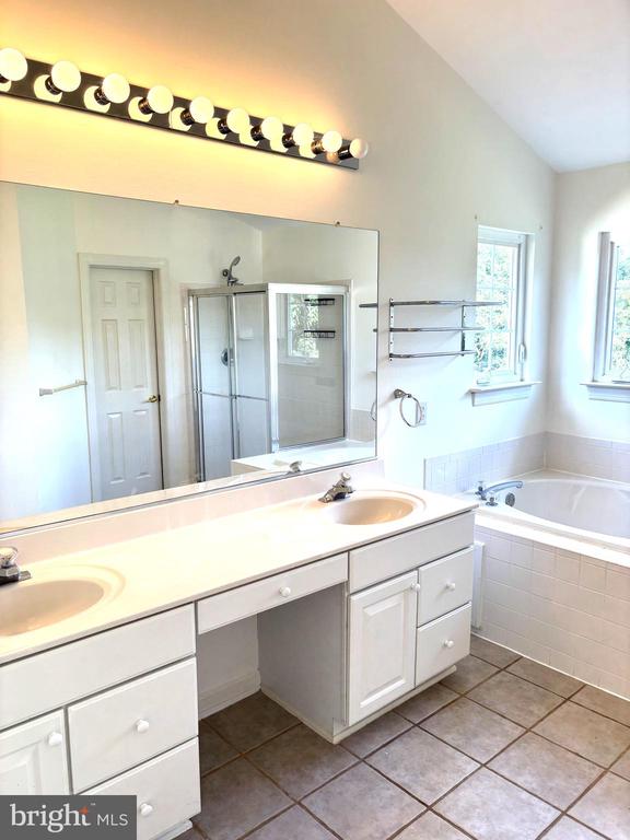 11117 INNSBROOK WAY