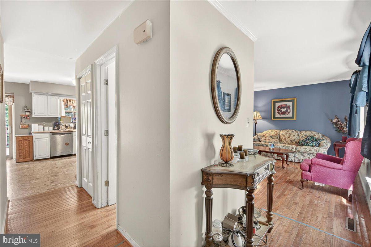 2703 MEADOWRIDGE COURT