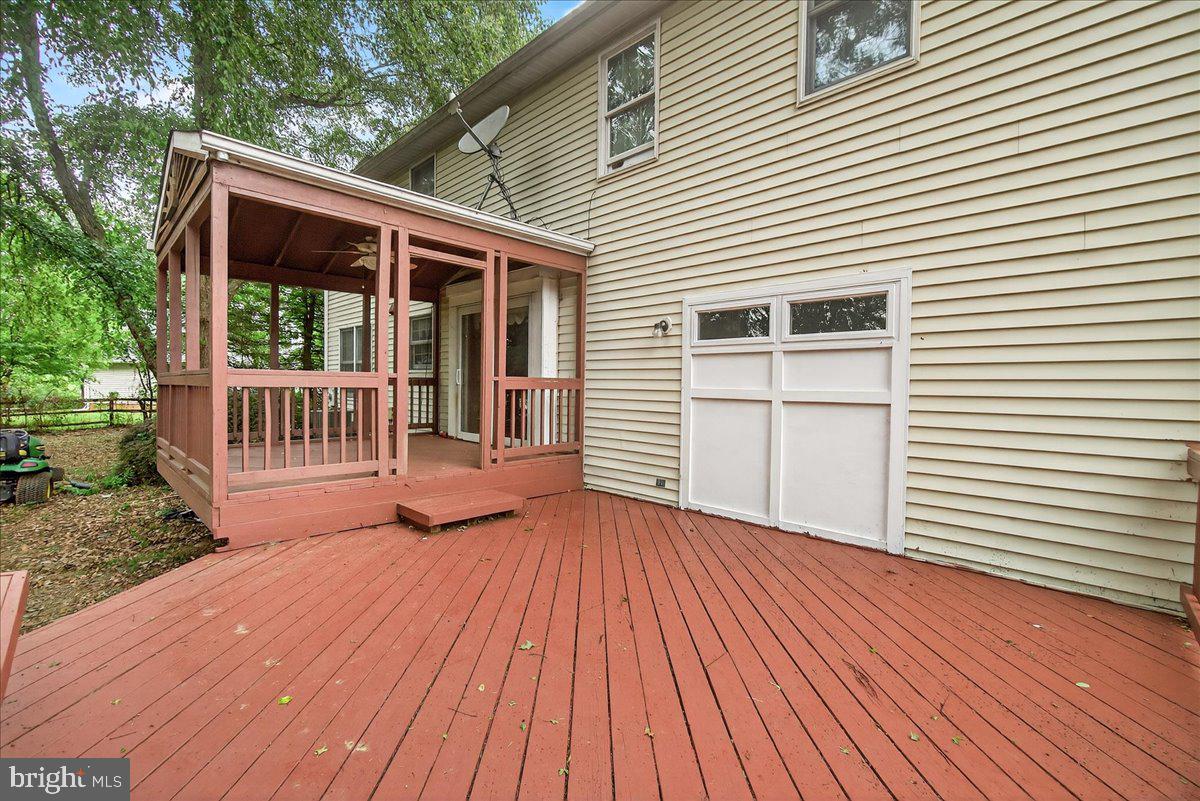 2703 MEADOWRIDGE COURT