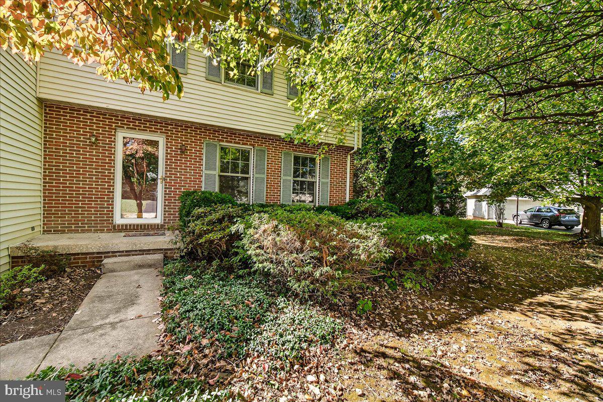 2703 MEADOWRIDGE COURT