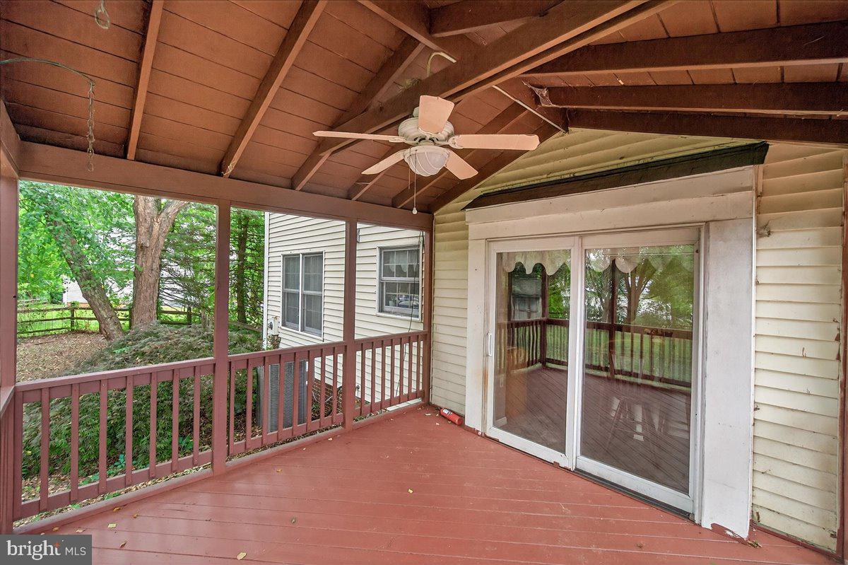 2703 MEADOWRIDGE COURT