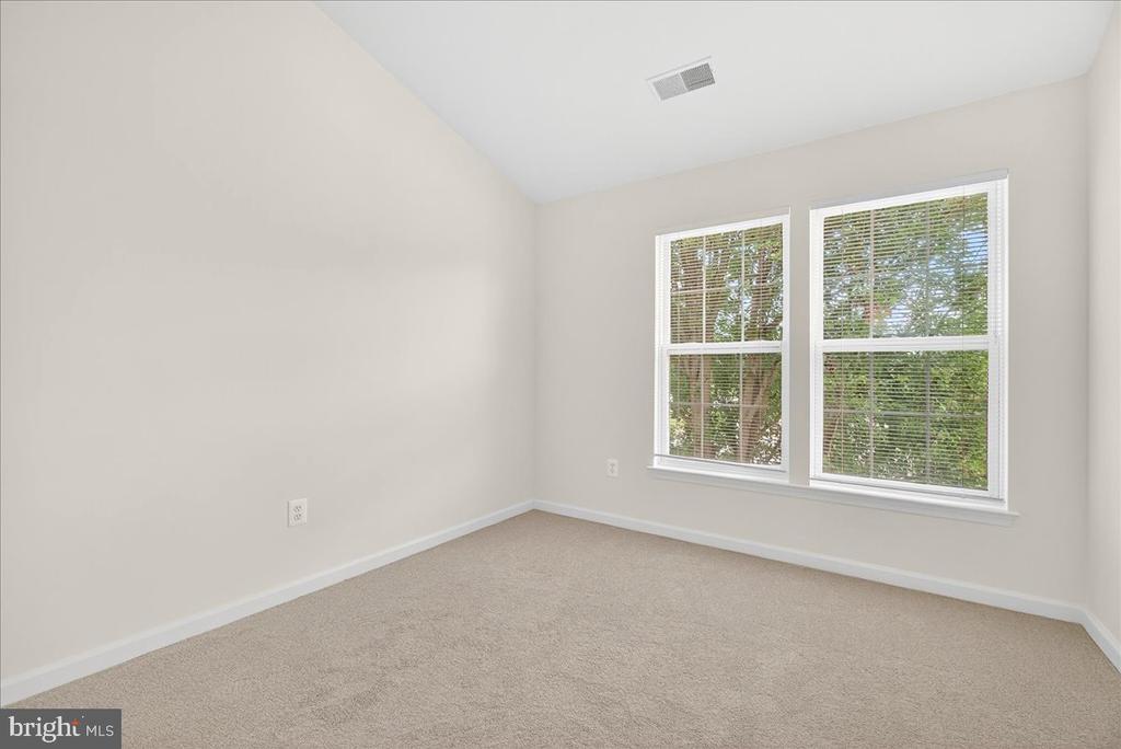 2000 SUMNER DRIVE