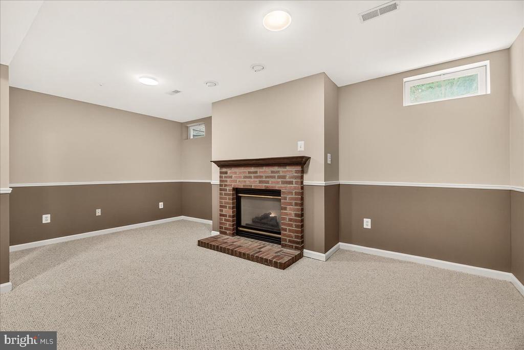 2000 SUMNER DRIVE