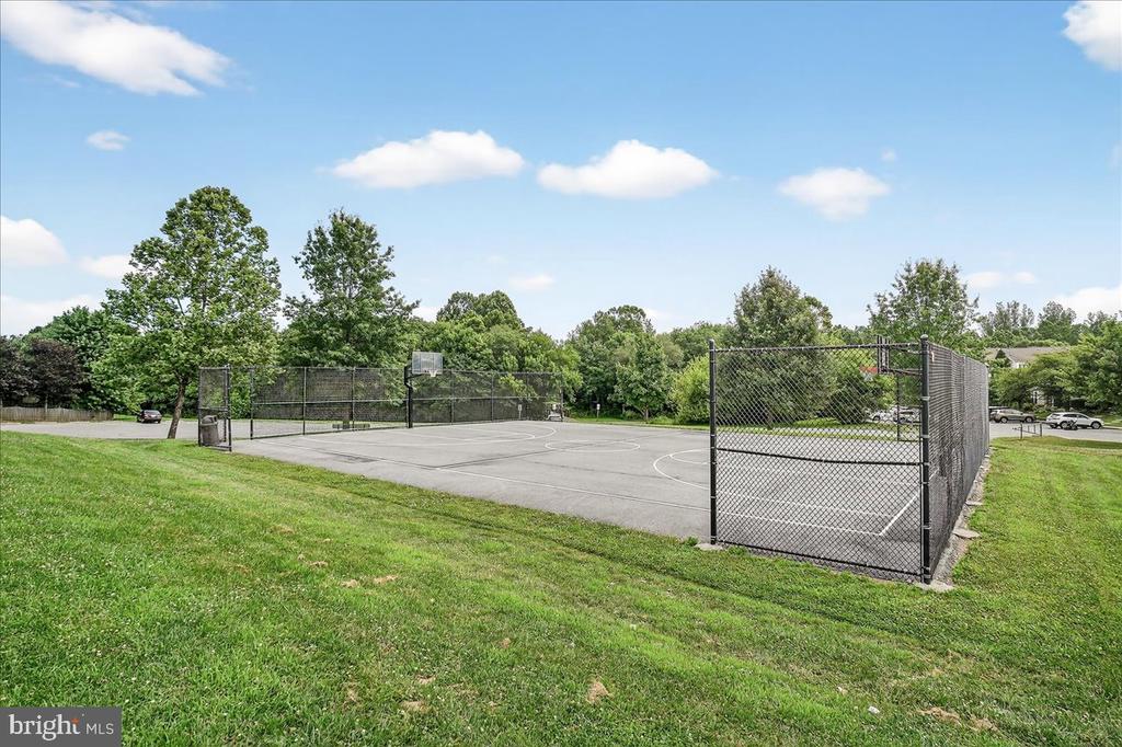 2000 SUMNER DRIVE