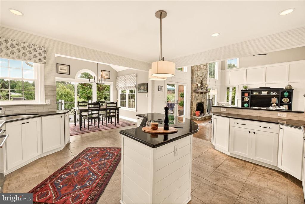 3005 AVERLEY ROAD